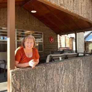 Meet your Posher, Eva